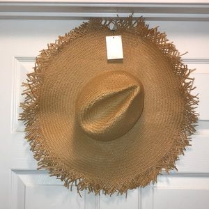 Floppy straw hat *NWT*
